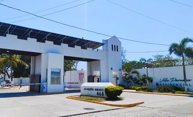 Casa en venta en Villas Paradiso, Puerto Vallarta, seguridad y alberca