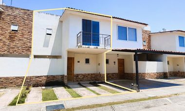 Casa en venta en Villas Paradiso, Puerto Vallarta, seguridad y alberca