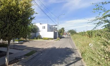 HERMOSA CASA DE RECUPERACION BANCARIA EN JARDINES DE LAS FUENTES, ZAPOPAN, JALISCO.