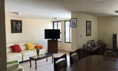 SE VENDE HERMOSA CASA, LOMAS DE LA SALLE CHIHUAHUA.