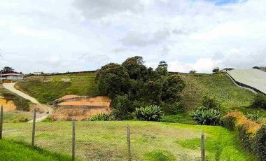 Ganga VENDO finca Marinilla Antioquia amplio lote y amplios espacios excelentes acabados