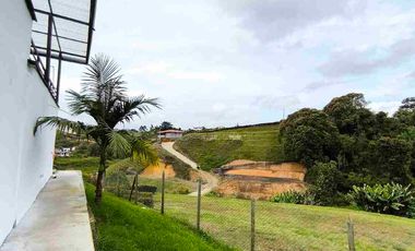 Ganga VENDO finca Marinilla Antioquia amplio lote y amplios espacios excelentes acabados