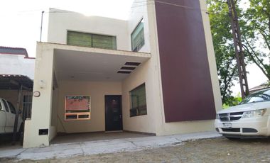 CASA EN RENTA AMUEBLADA EN FRACCIONAMIENTO LOS ESPARRAGOS COLONIA CENTRO