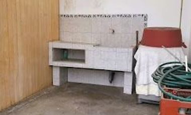 VENDO LINDA CASA SURCO AT 300 M2 c/AV MCAL CASTILLA 2 PISOS