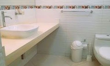 VENDO LINDA CASA SURCO AT 300 M2 c/AV MCAL CASTILLA 2 PISOS