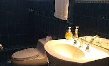 VENDO LINDA CASA SURCO AT 300 M2 c/AV MCAL CASTILLA 2 PISOS