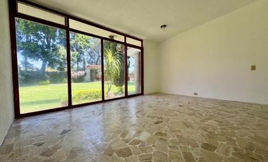 CASA en VENTA en La Moraleda, ATLIXCO. A 300 m de Plaza Moraleda, en calle cerrada.  URGE VENDER