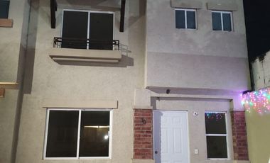 CASA EN VENTA UBICADA EN FRACCIONAMIETO REAL VIZCAYA, TECAMAC. ¡LISTA PARA HABITAR, SE ACEPTAN CREDITOS!