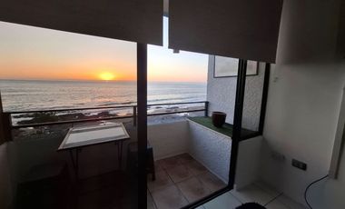 Vende Dpto 1 D. 1 B, Amoblado, promera línea, vista al Mar Edificio Delfines Iquique