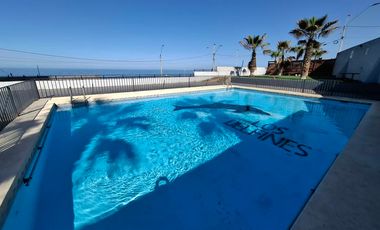 Vende Dpto 1 D. 1 B, Amoblado, promera línea, vista al Mar Edificio Delfines Iquique