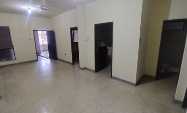 En alquiler departamento de 3 dormitorios en Samanes 6 .(PC)