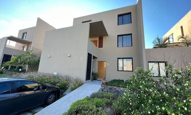 Departamento de dos pisos 3 recámaras en venta en Zibatá, Querétaro