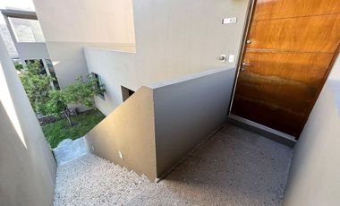 Departamento de dos pisos 3 recámaras en venta en Zibatá, Querétaro