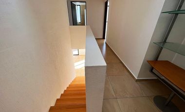 Departamento de dos pisos 3 recámaras en venta en Zibatá, Querétaro