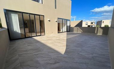 Departamento de dos pisos 3 recámaras en venta en Zibatá, Querétaro
