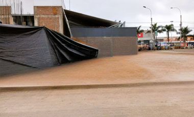 🔥 ¡LOTE ESQUINERO FRENTE A REAL PLAZA CHORRILLOS! - Zonificación RDM (4 Pisos)