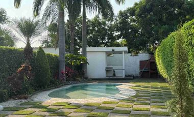 ¡Exclusiva Villa Moderna en Isla Mocolí!