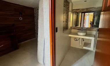 Casa en venta en Sta. Cruz Buenavista, Vía Volkswagen con RECÁMARA EN PLANTA BAJA y dos locales