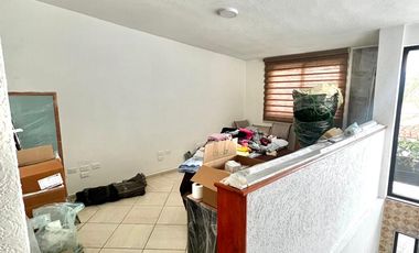 Casa en venta en Sta. Cruz Buenavista, Vía Volkswagen con RECÁMARA EN PLANTA BAJA y dos locales