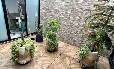 Casa en venta en Sta. Cruz Buenavista, Vía Volkswagen con RECÁMARA EN PLANTA BAJA y dos locales