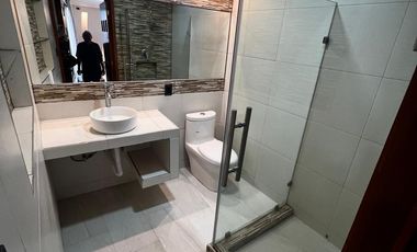 Casa en venta en Sta. Cruz Buenavista, Vía Volkswagen con RECÁMARA EN PLANTA BAJA y dos locales