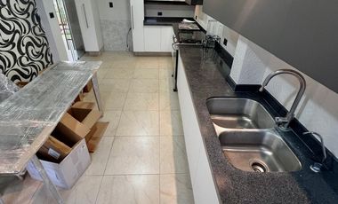 Casa en venta en Sta. Cruz Buenavista, Vía Volkswagen con RECÁMARA EN PLANTA BAJA y dos locales