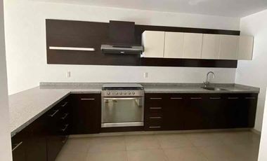 Renta casa en coto Los Almendros Residencial, Zapopan, Jalisco.