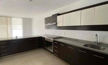 Renta casa en coto Los Almendros Residencial, Zapopan, Jalisco.