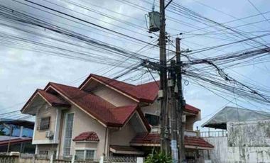 House and Lot for Sale in - [ Queens Rows East Bacoor Cavite ] - 4 BR Semi Furnished with 1 Parking Area - with Spacious Garden and Lanai - near SM South Mall