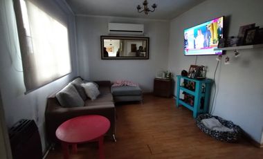 Castelar Sur - Venta - Casa + Depto en planta alta