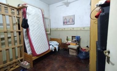 Castelar Sur - Venta - Casa + Depto en planta alta