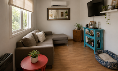 Castelar Sur - Venta - Casa + Depto en planta alta