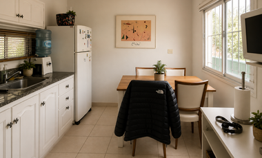 Castelar Sur - Venta - Casa + Depto en planta alta