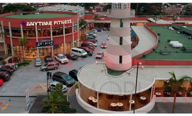 RENTA DE LOCAL COMERCIAL EN PLAZA FARO