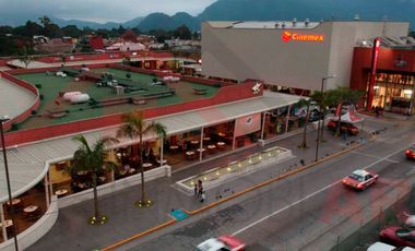 RENTA DE LOCAL COMERCIAL EN PLAZA FARO