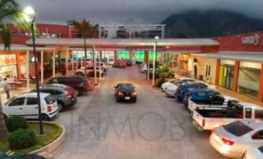 RENTA DE LOCAL COMERCIAL EN PLAZA FARO