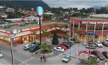 RENTA DE LOCAL COMERCIAL EN PLAZA FARO