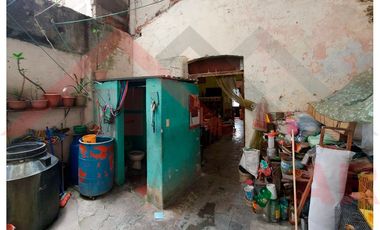 VENTA DE IDÓNEA CASA PARA NEGOCIO EN CORDOBA