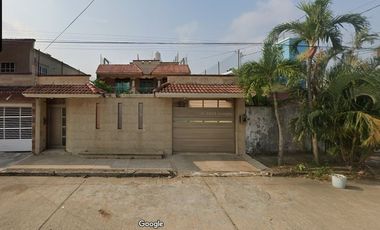Casa En Venta En Esfuerzos De Los Hermanos Del Trabajo, Coatzacoalcos, Ver. GD3