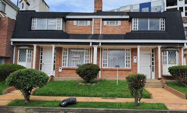 Casa en venta con doble frente, La María; Tunja.