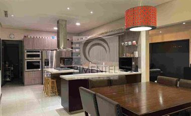 Casa en Venta en La Herradura, golf