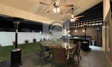 Casa en Venta en La Herradura, golf