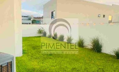 Casa en Venta en La Herradura, golf