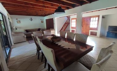 Parcela 1.7 ha con casa 6 Dormitorios