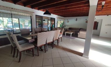 Parcela 1.7 ha con casa 6 Dormitorios
