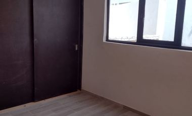 Rento amplia casa dentro de conjunto cerrado en Col.  Xonaca 3 recamaras 1.5 baños cochera 2 autos $9500