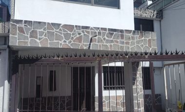 Rento amplia casa dentro de conjunto cerrado en Col.  Xonaca 3 recamaras 1.5 baños cochera 2 autos $9500