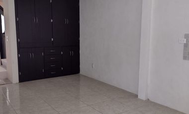 Rento amplia casa dentro de conjunto cerrado en Col.  Xonaca 3 recamaras 1.5 baños cochera 2 autos $9500