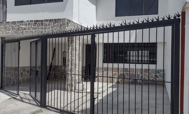 Rento amplia casa dentro de conjunto cerrado en Col.  Xonaca 3 recamaras 1.5 baños cochera 2 autos $9500