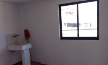 Rento amplia casa dentro de conjunto cerrado en Col.  Xonaca 3 recamaras 1.5 baños cochera 2 autos $9500